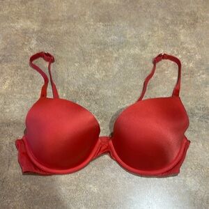 Women’s Victoria’s Secret biofit, Demi uplift underwire bra size 36C